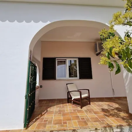 Grade Casa D'avo Tatil Evi *
